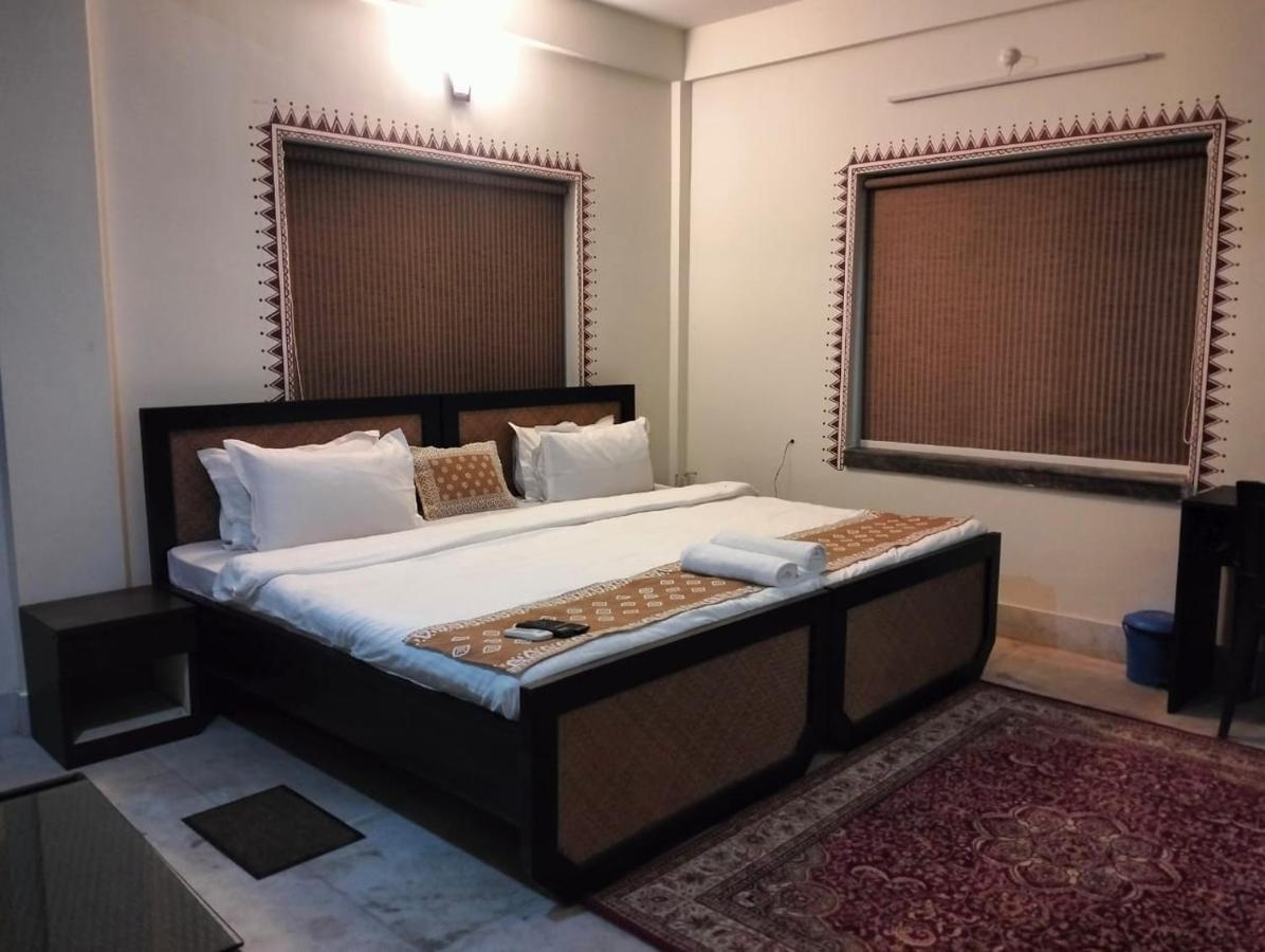 Hotel Kolam Shānti Niketan Buitenkant foto