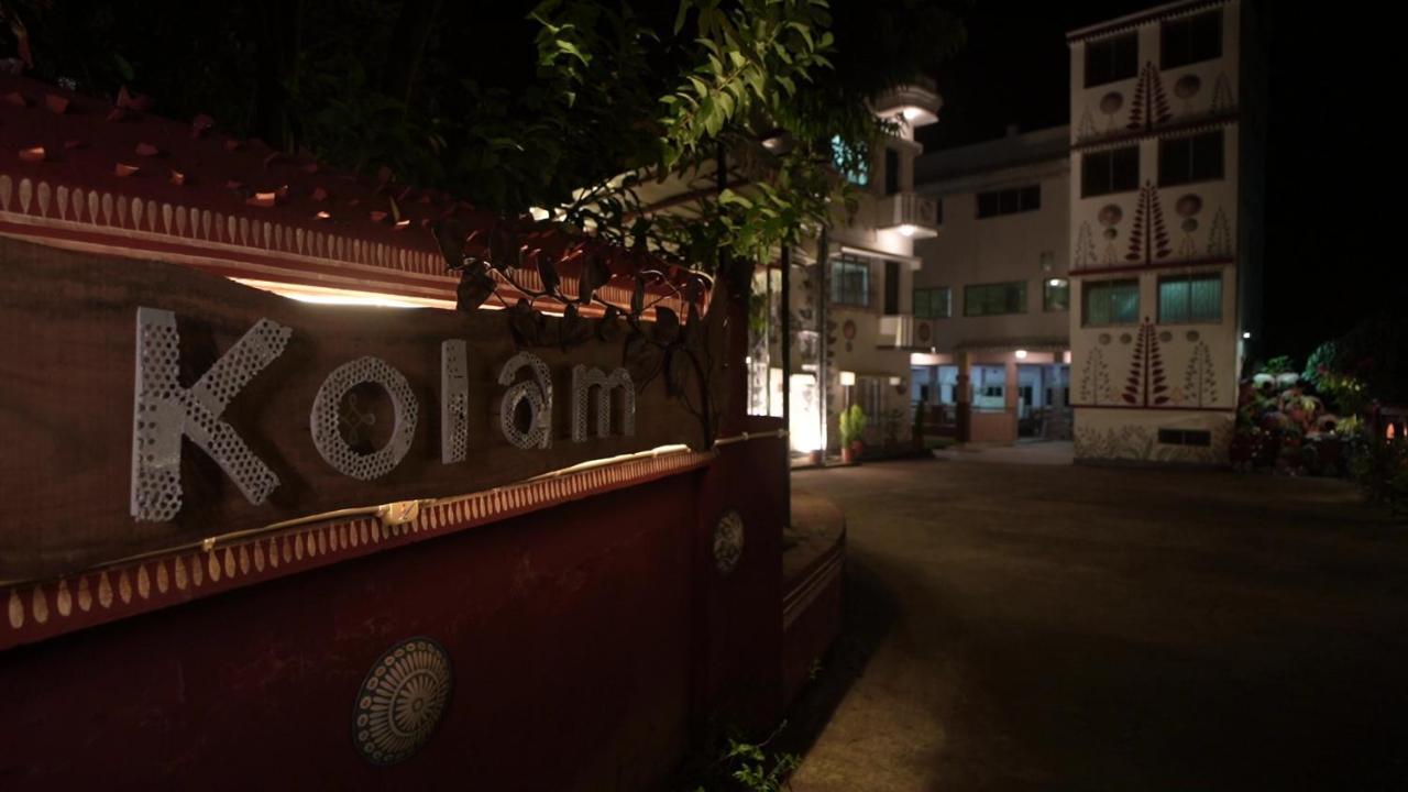 Hotel Kolam Shānti Niketan Buitenkant foto