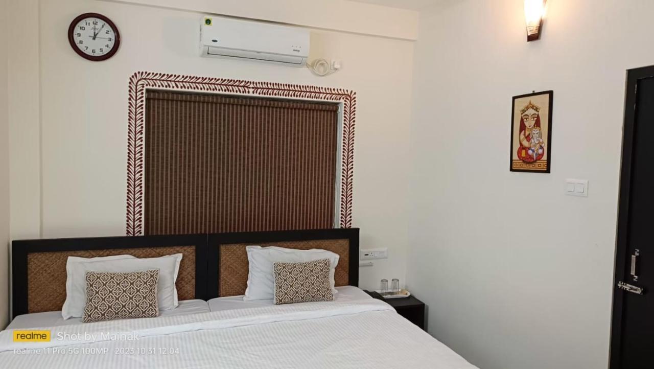 Hotel Kolam Shānti Niketan Buitenkant foto